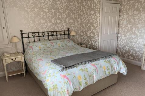 Bedroom..jpg