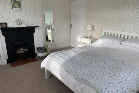 Bedroom;;.jpg