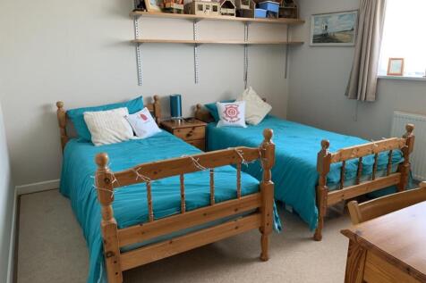 Bedroom,,.jpg