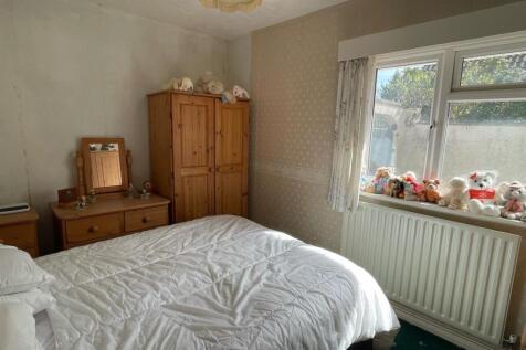 Bedroom..jpg
