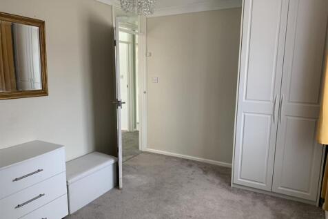 Bedroom...jpg