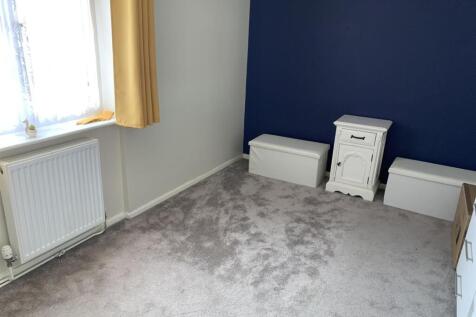 Bedroom,,.jpg