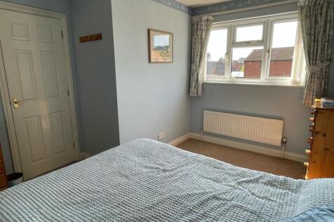 Bedroom...jpg