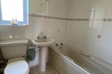 Bathroom.jpg