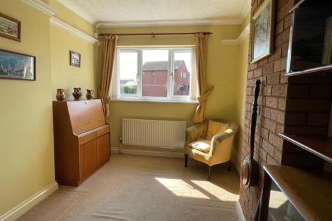 Bedroom;;.jpg