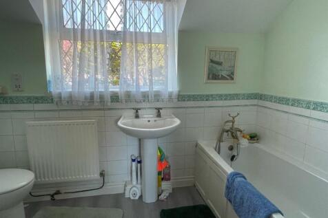 Bathroom.jpg