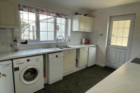 Kitchen..jpg