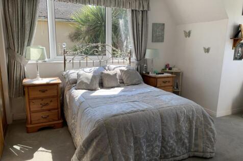 Bedroom,.jpg