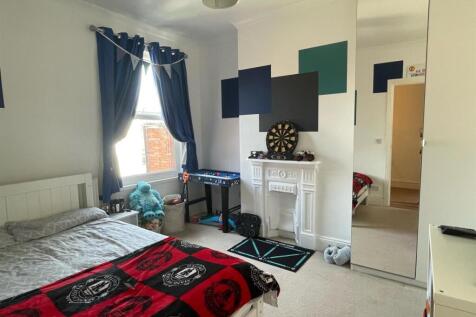 Bedroom..jpg