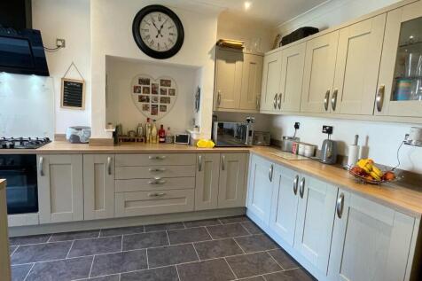 Kitchen;;.jpg