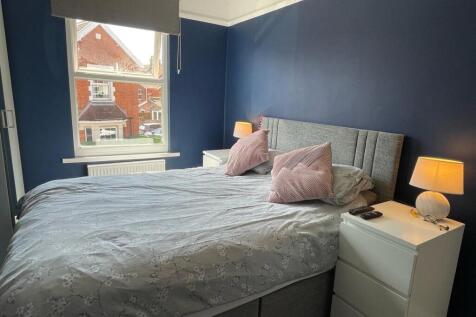 Bedroom,,.jpg