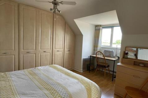 Bedroom,,.jpg