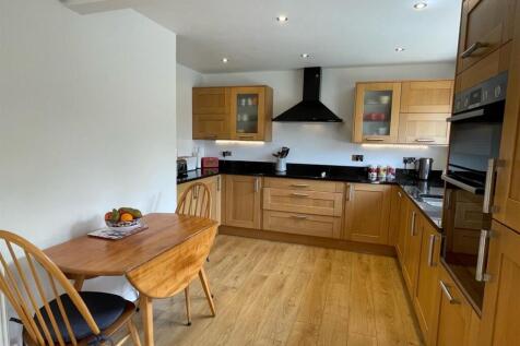 Kitchen;;.jpg