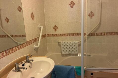 Bathroom.jpg