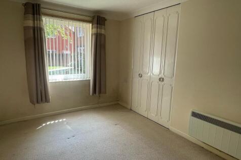 Bedroom..jpg