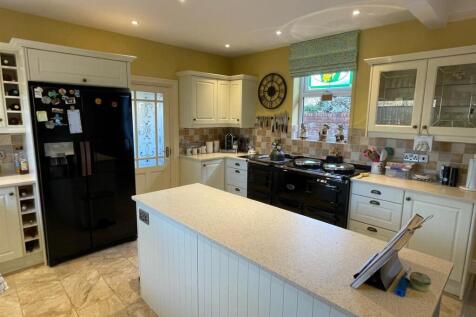 Kitchen1.jpg