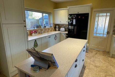 Kitchen3.jpg