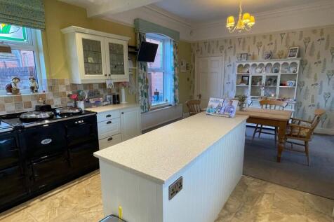 Kitchen5.jpg