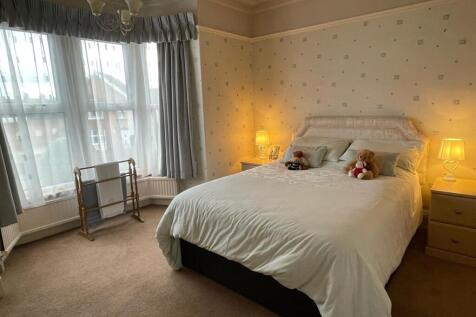 Bedroom1.jpg