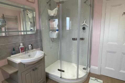 Shower Room.jpg