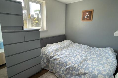 Bedroom,.jpg