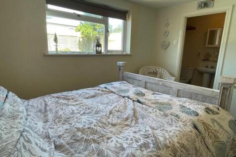 Bedroom&#39;.jpg