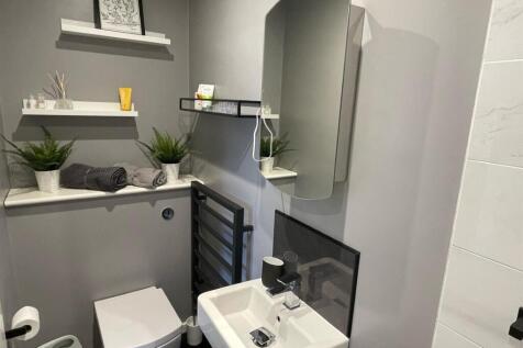Shower Room.jpg