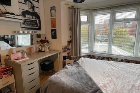Bedroom,.jpg