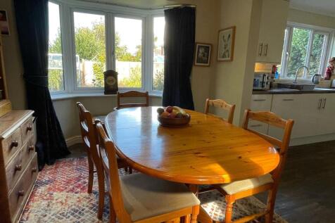 Dining room 4.jpg