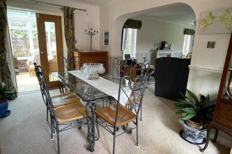 Dining room.jpg