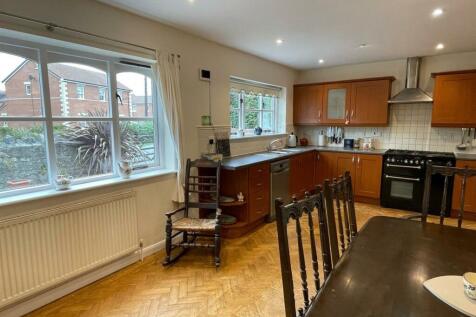 Kitchen1.jpg