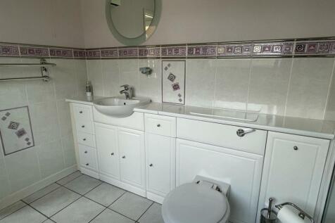 Bathroom,.jpg