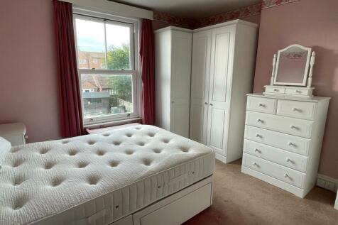Bedroom,,.jpg