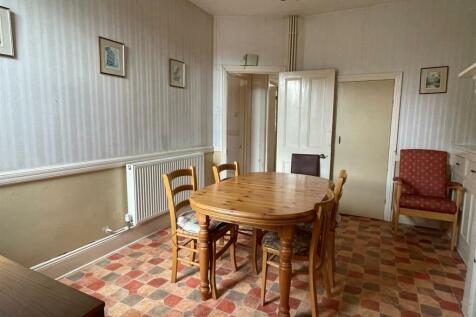 Dining Room..jpg