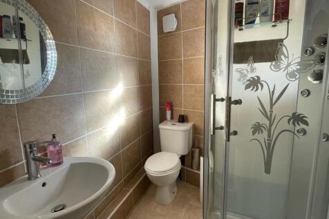 Shower room.jpg