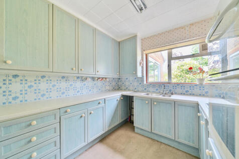 1301810-16-683839...