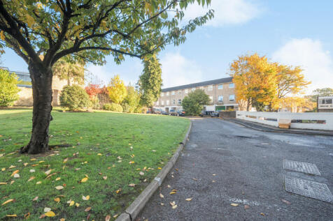 1371299-2-68f7425...