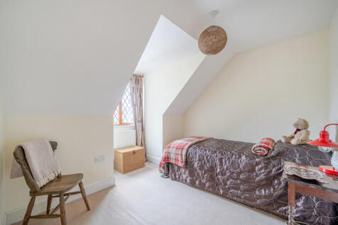 1372612-3-6901f95...