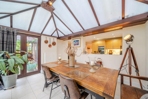 1372612-14-6901f8...