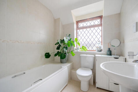 1372612-7-6901f93...