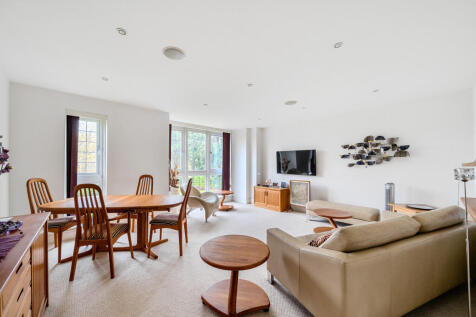 1376839-11-690ddc...