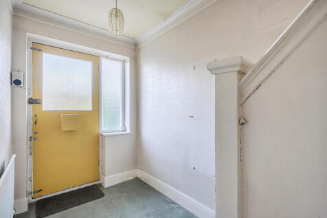 1383642-5-691dc57...