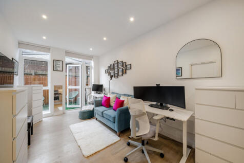 1385722-6-692ef1e...