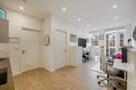 1385722-7-692ef21...