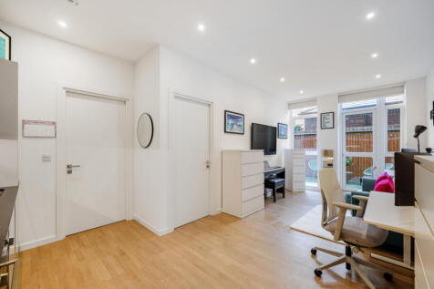 1385722-16-692ef3...