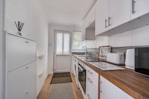 1377064-15-690e1b...