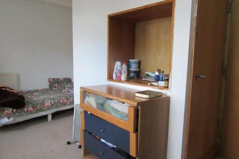 Bedroom 2 pic b