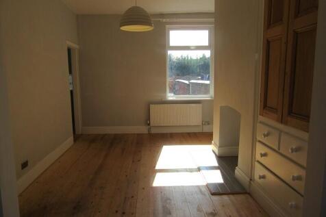 Through Lounge (rear)