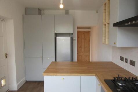 Kitchen Photo 2