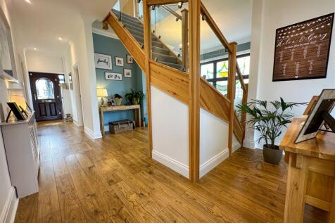 ENTRANCE HALLWAY